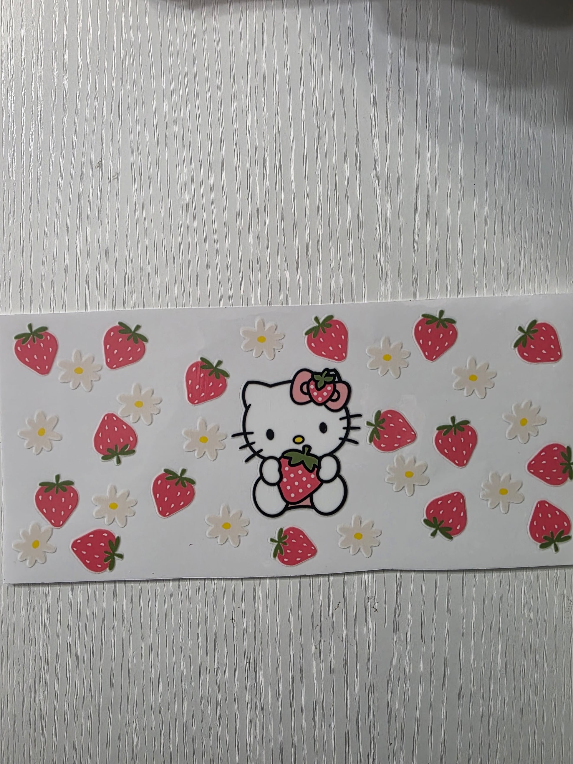 Hello kitty & strawberries