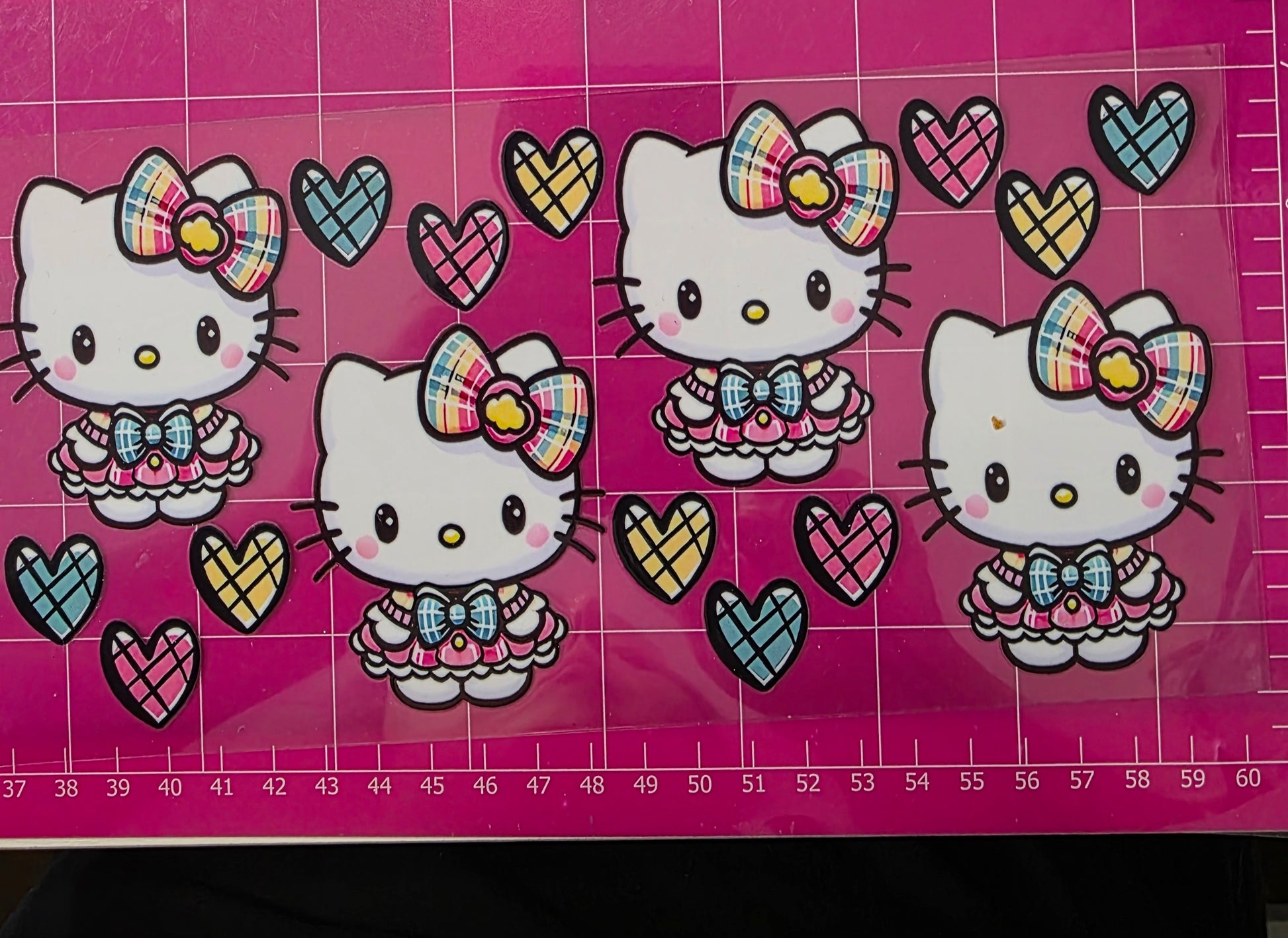 Hello kitty & plaid hearts