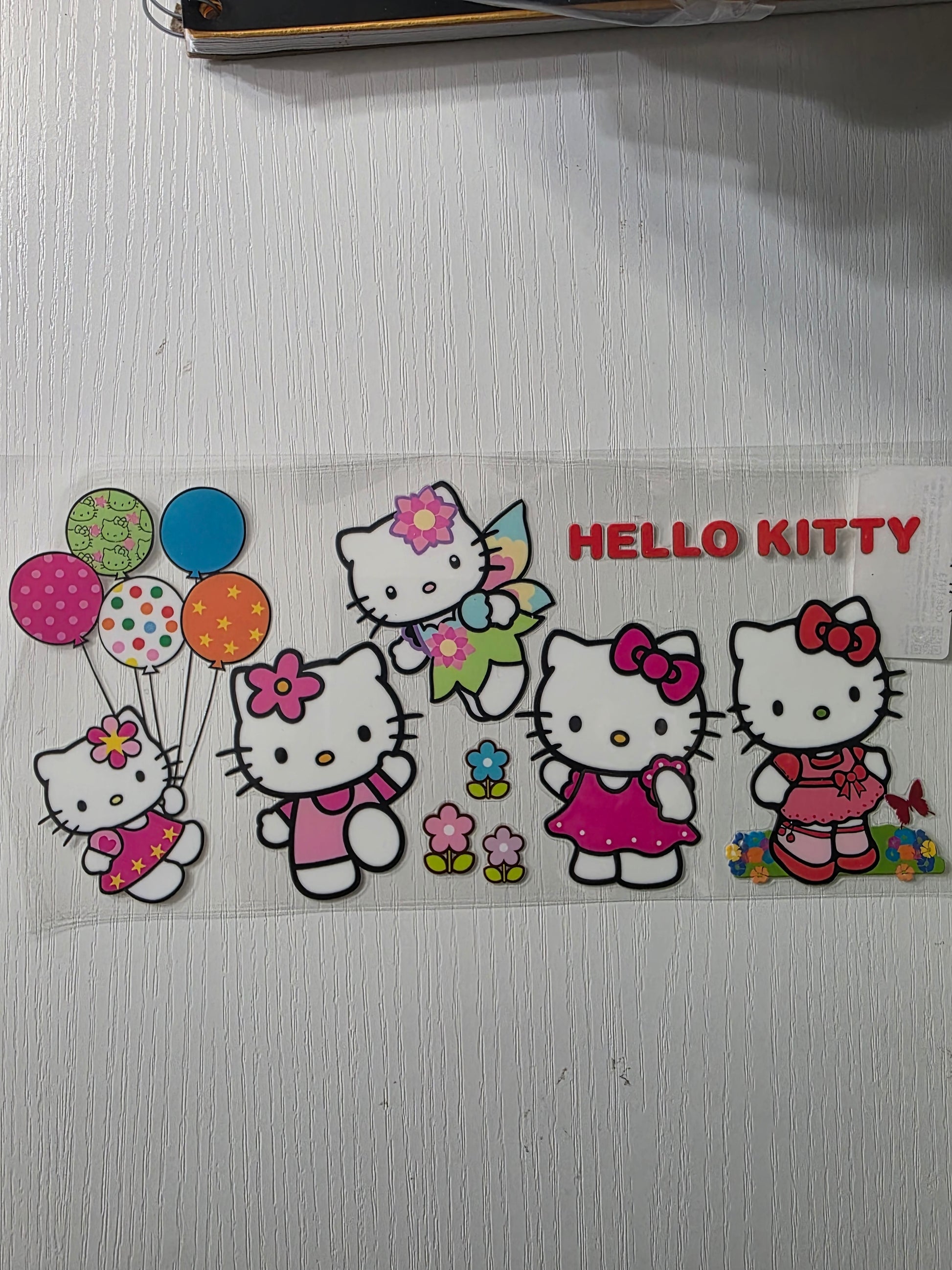 Hello kitty & balloons