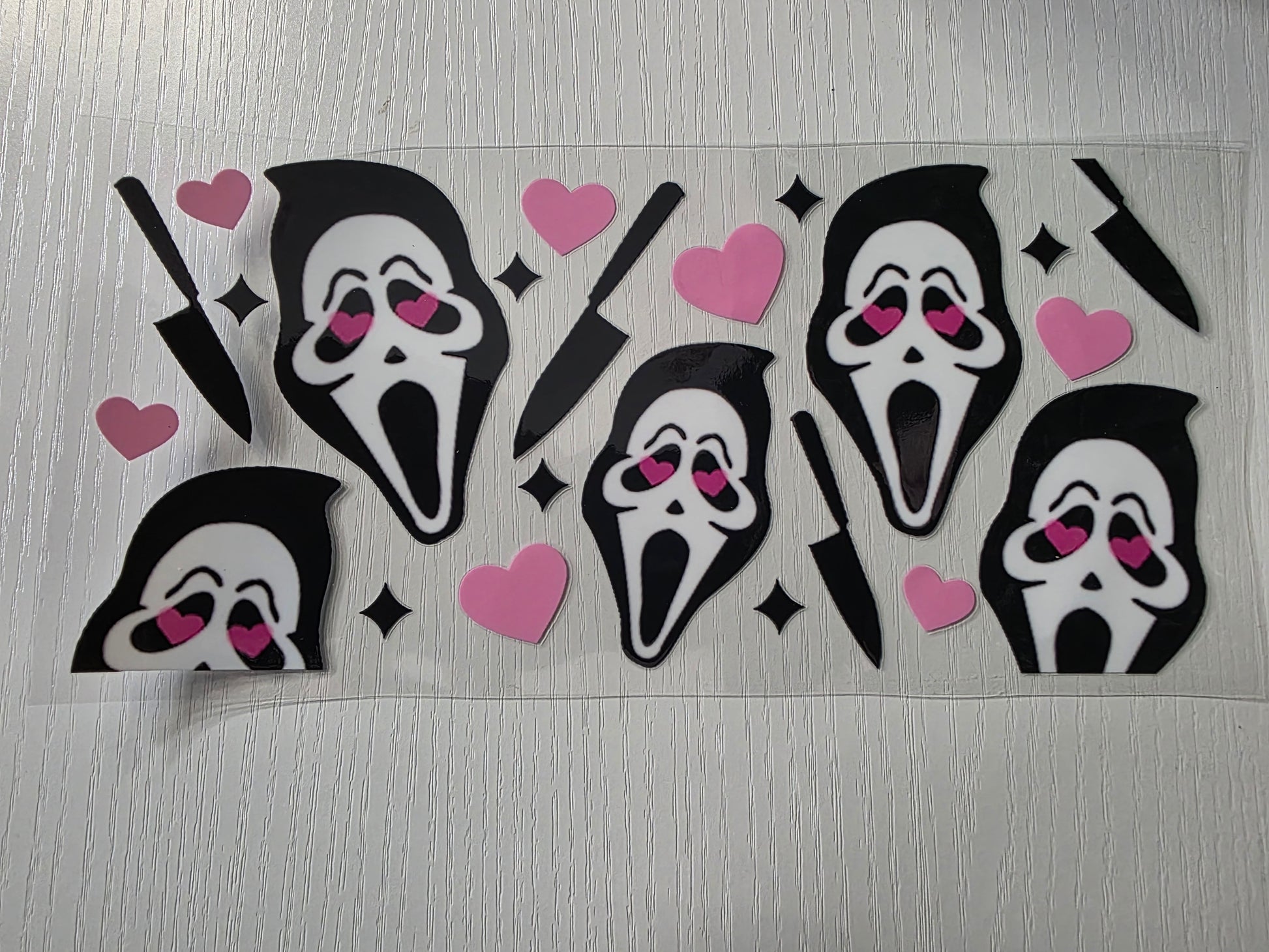 Ghost face & pink hearts