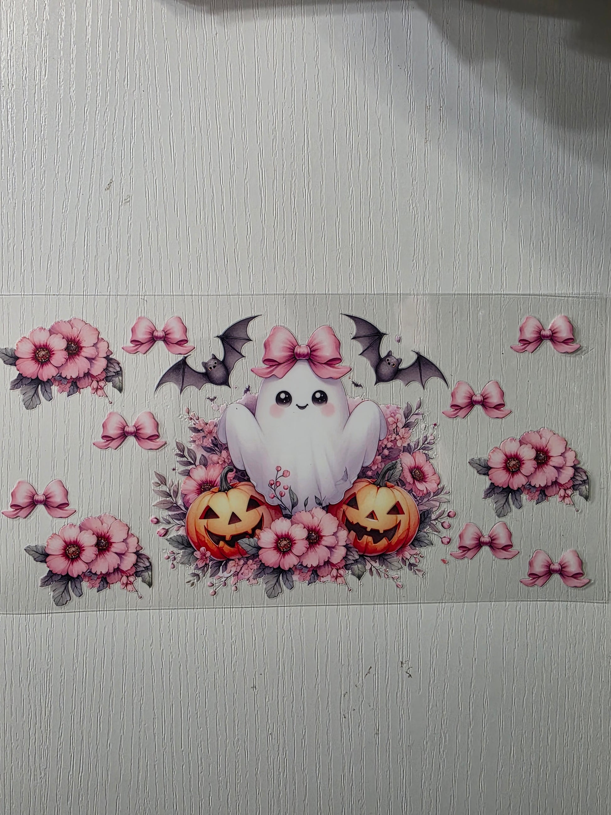 Girly ghosts w/ pink bow and bats
